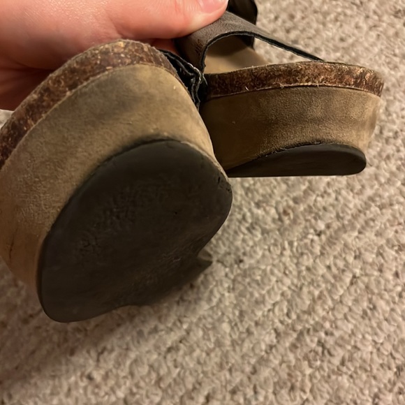 Pierre Dumas Wedges (Size 8 1/2) - Picture 14 of 16